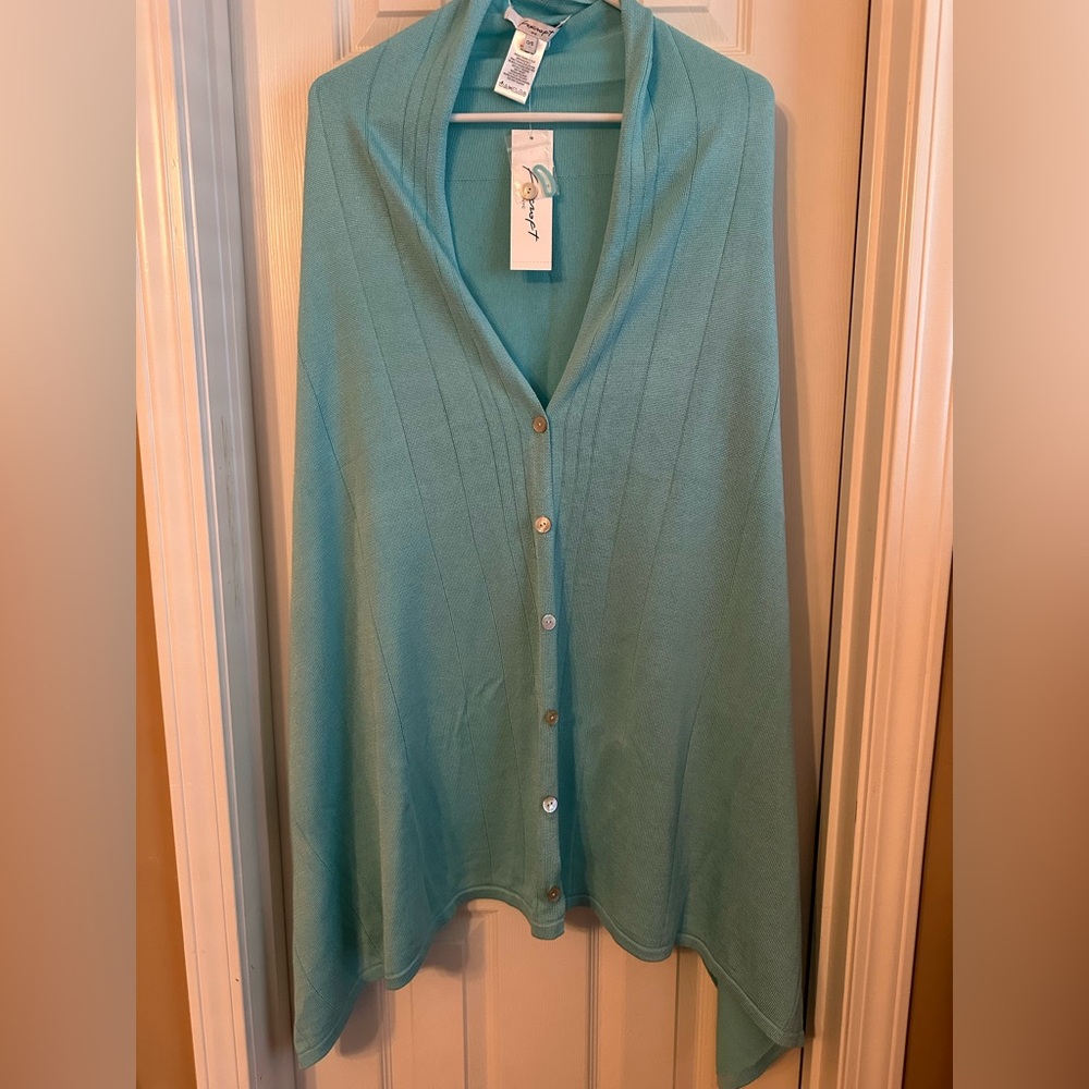 Foxcroft Bahama-aqua button wrap.
